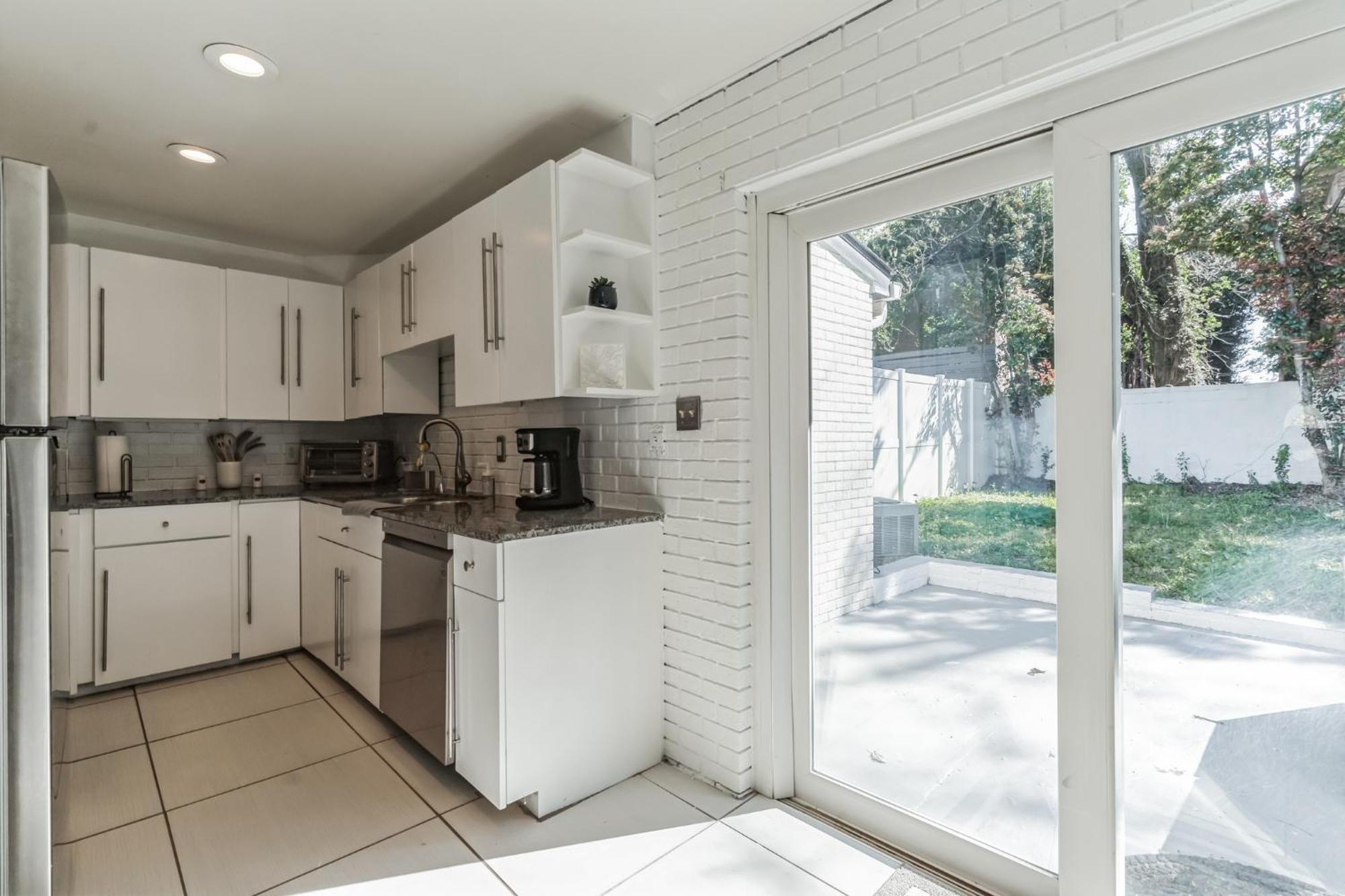 Beltline Beauty Mins To Benz Stadium, Game Room Атланта Екстериор снимка