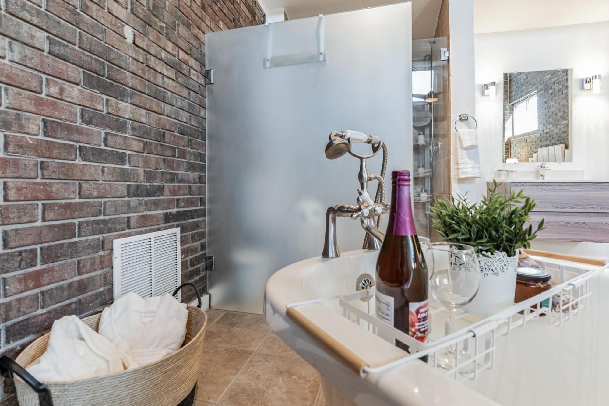 Beltline Beauty Mins To Benz Stadium, Game Room Атланта Екстериор снимка